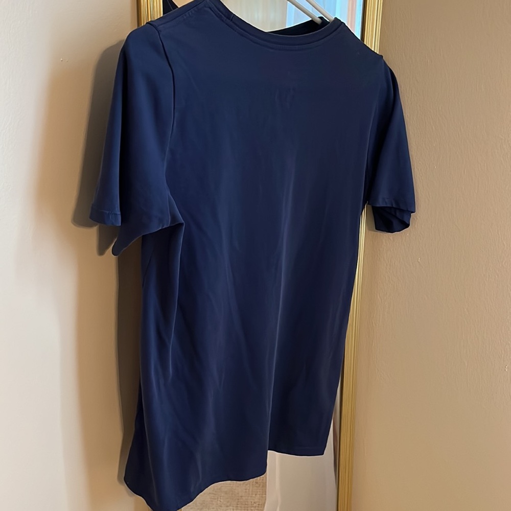 Nike tee - Picture 4 of 4